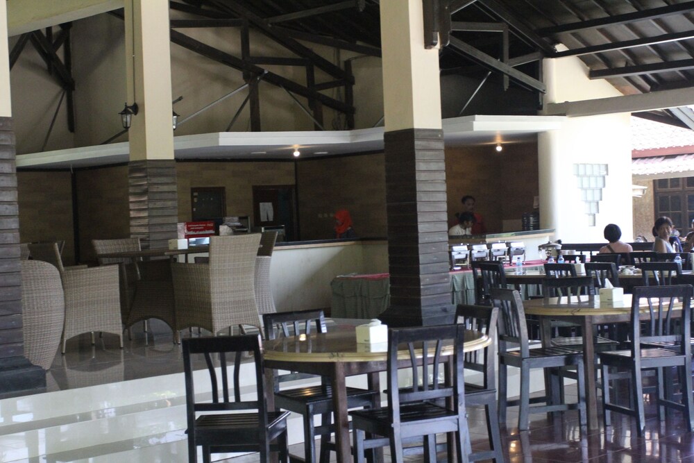 Food Court
