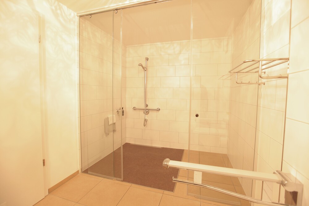 Badezimmer (Barrierefreies Apartment)