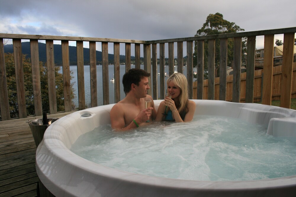 House, Beachside - Jetted Tub