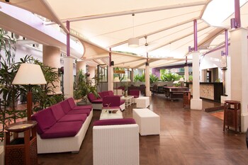 Hotel Lounge