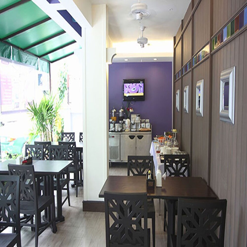Hotel Bar