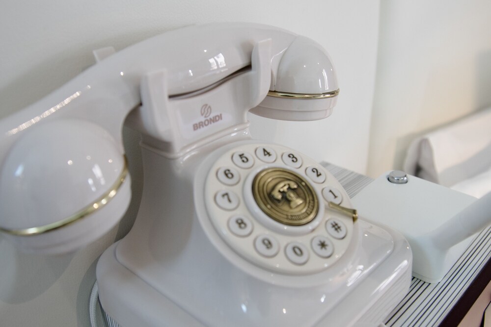 Room Service - Dining