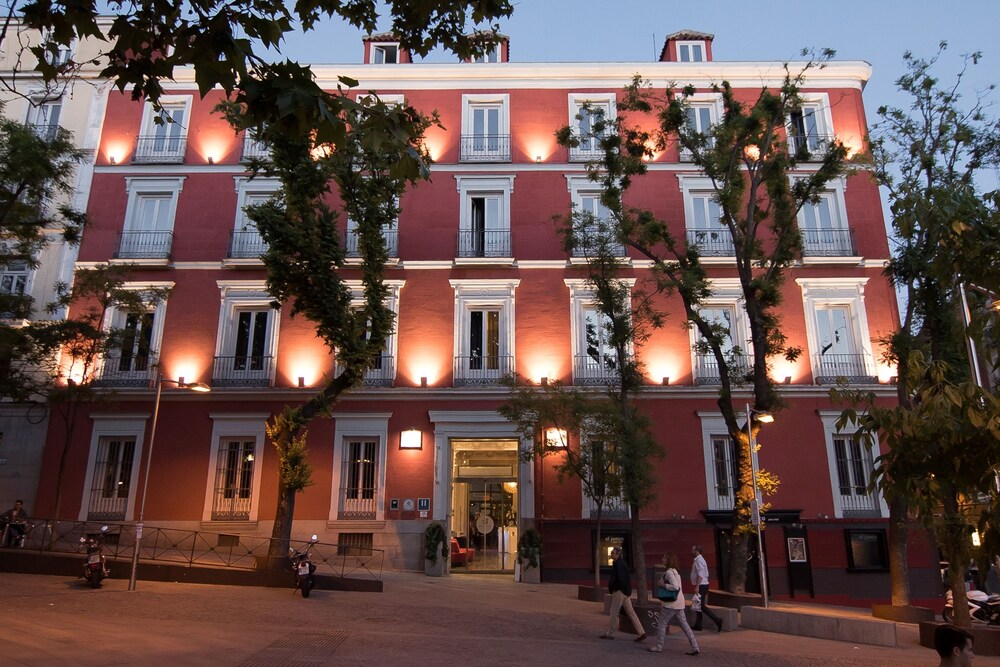 Hotel Front - Evening/Night