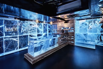 Hotel Bar
