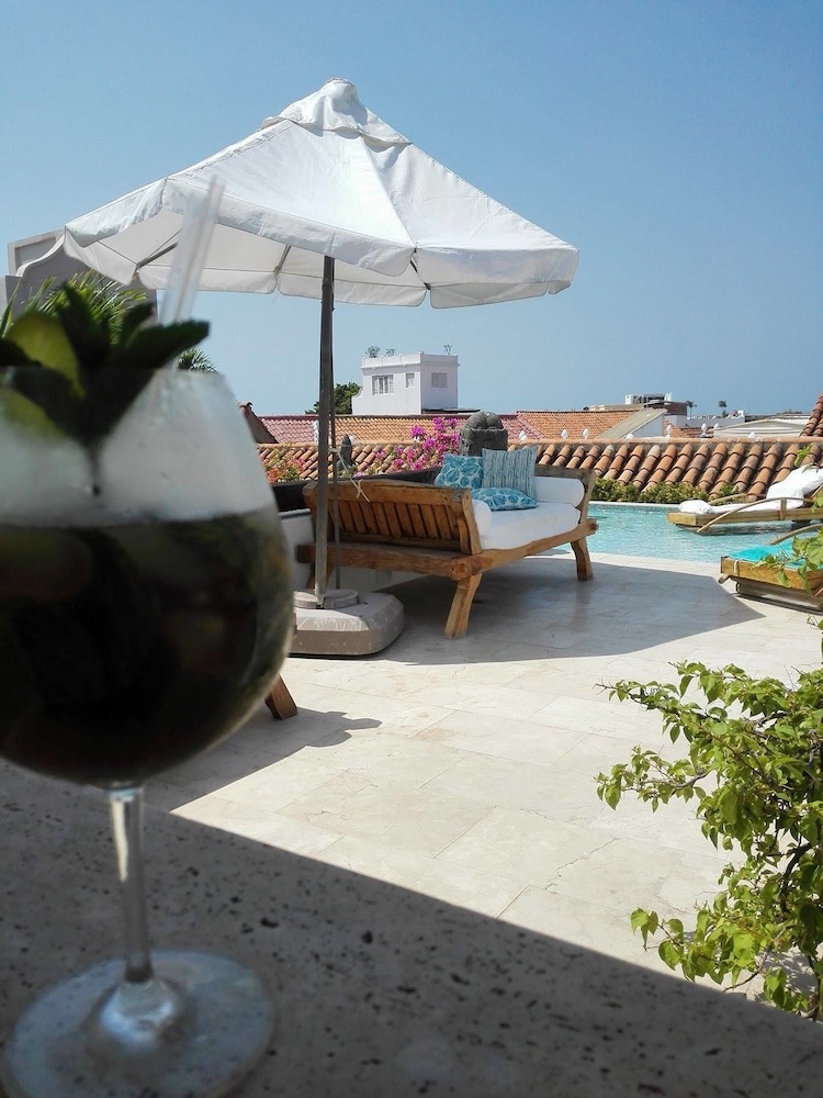 Poolside Bar