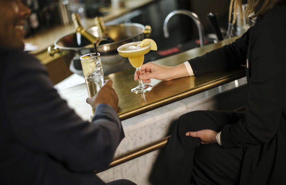 Hotel Bar