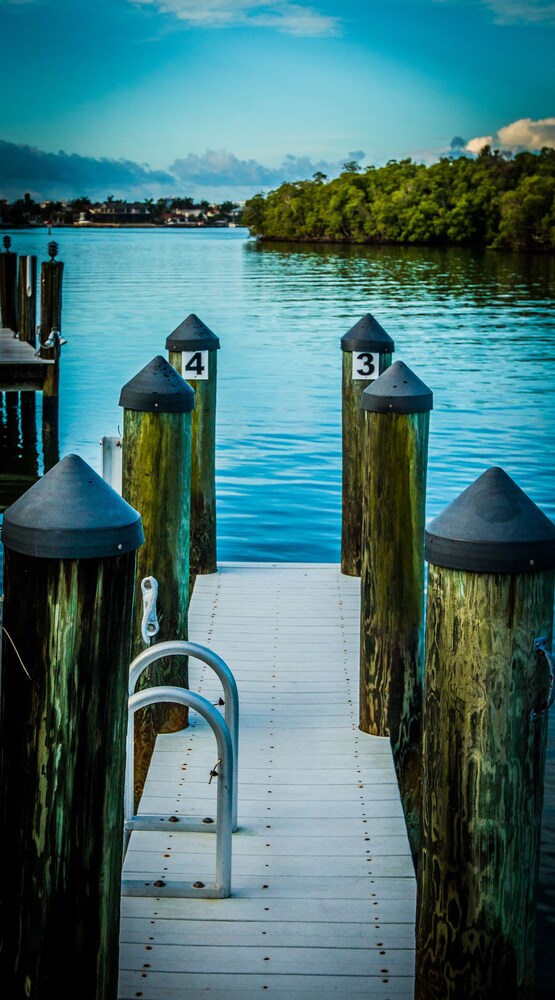 Dock