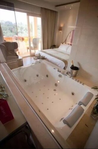 Jetted Tub