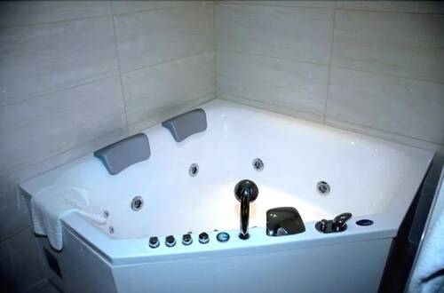 Jetted Tub