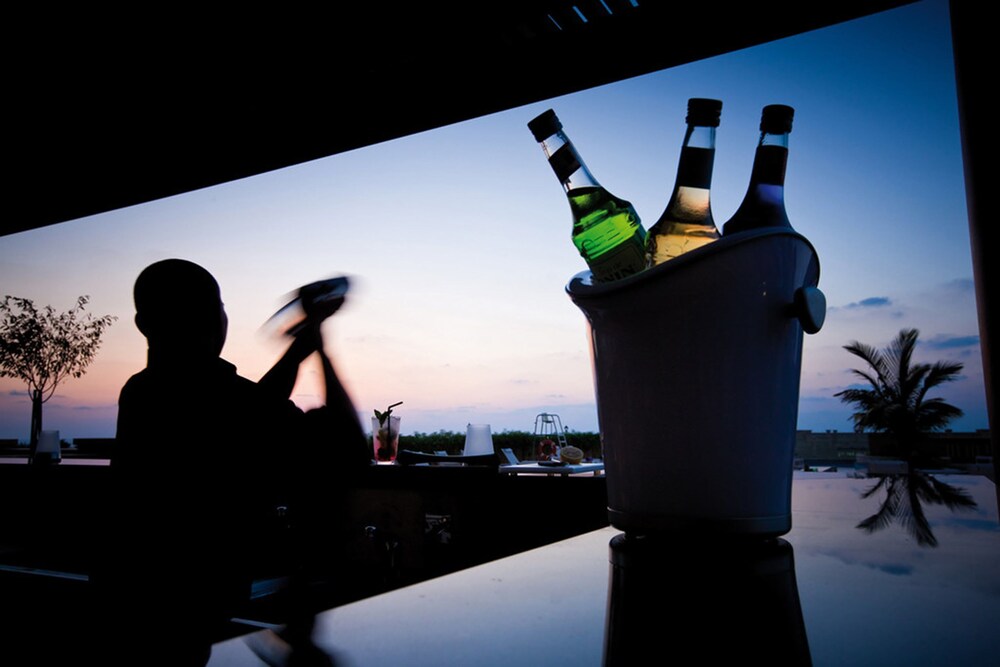 Hotel Bar