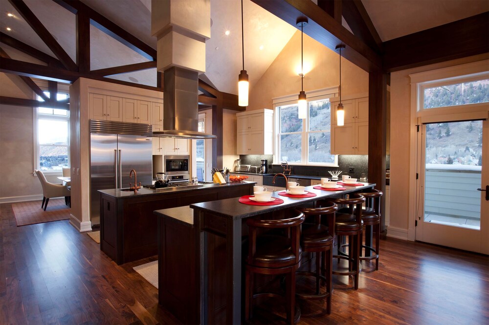Room, 5 Bedrooms (Auberge Residence (E6) ) - In-Room Kitchen