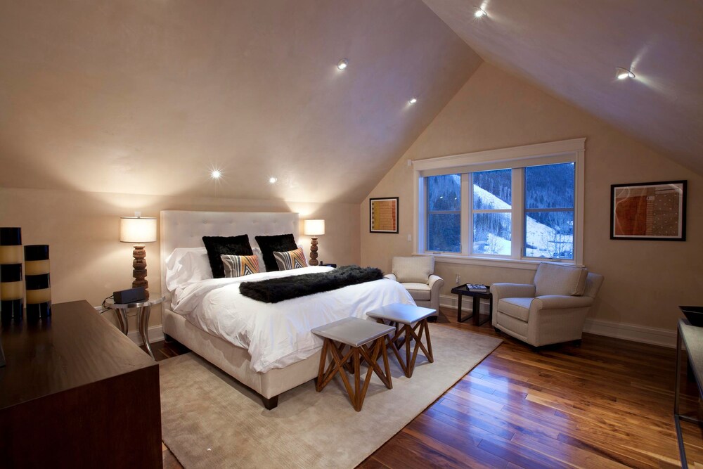 Room, 4 Bedrooms (Auberge Residence (W303)) - Guestroom
