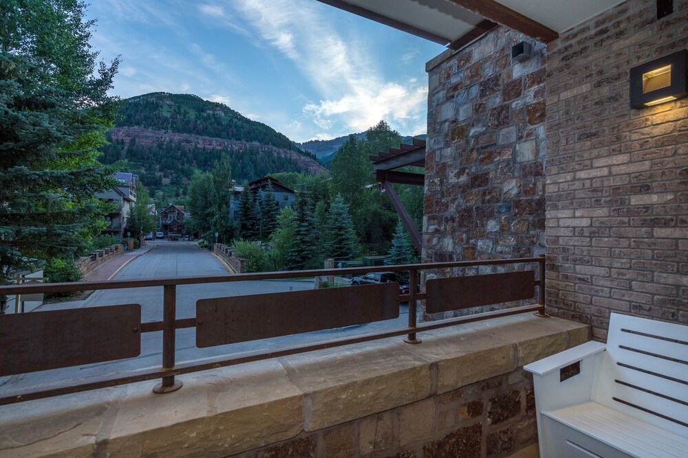 Room, 2 Bedrooms (Auberge Residence (W101)) - Terrace/Patio