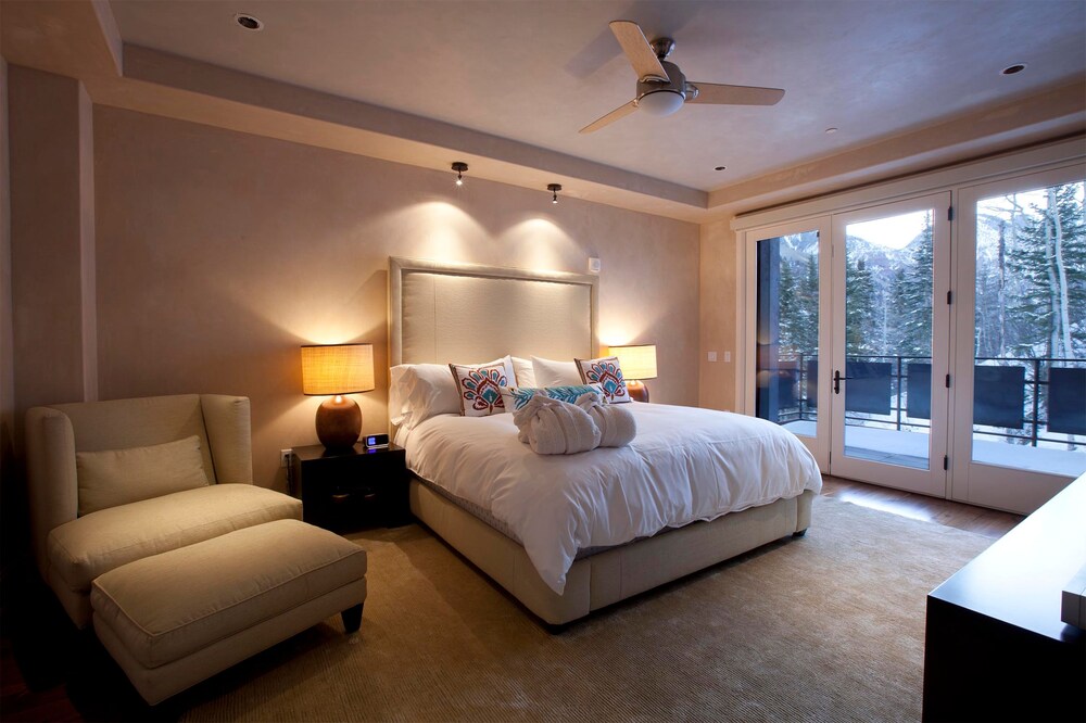 Room, 5 Bedrooms (Auberge Residence (E6) ) - Guestroom