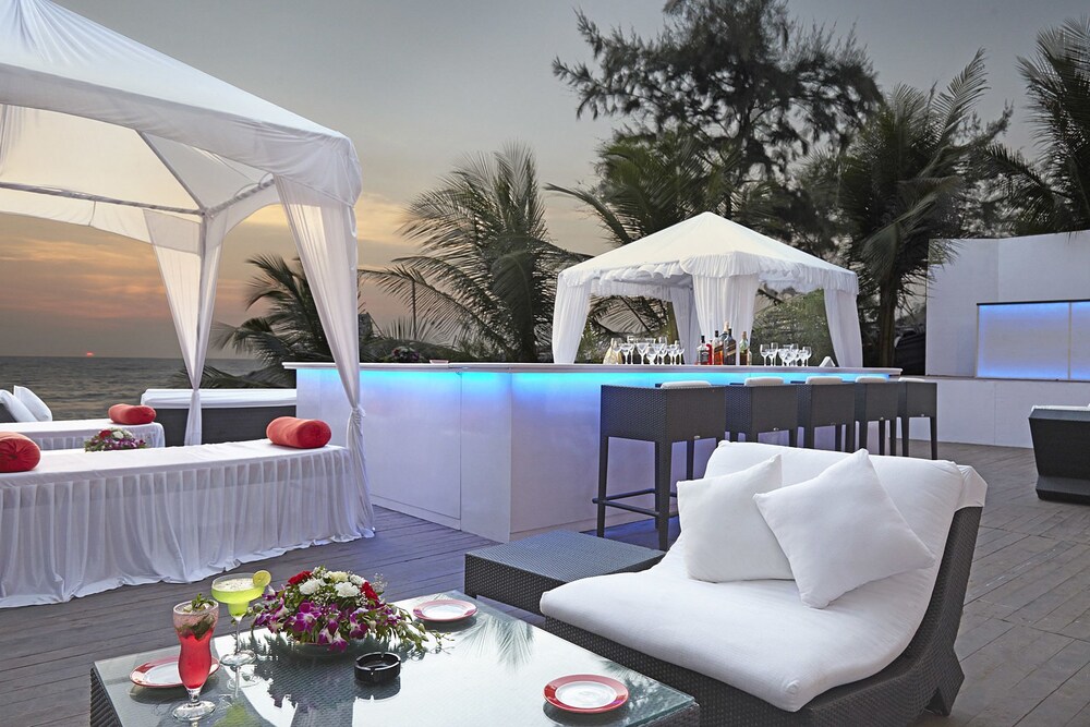 Hotel Bar