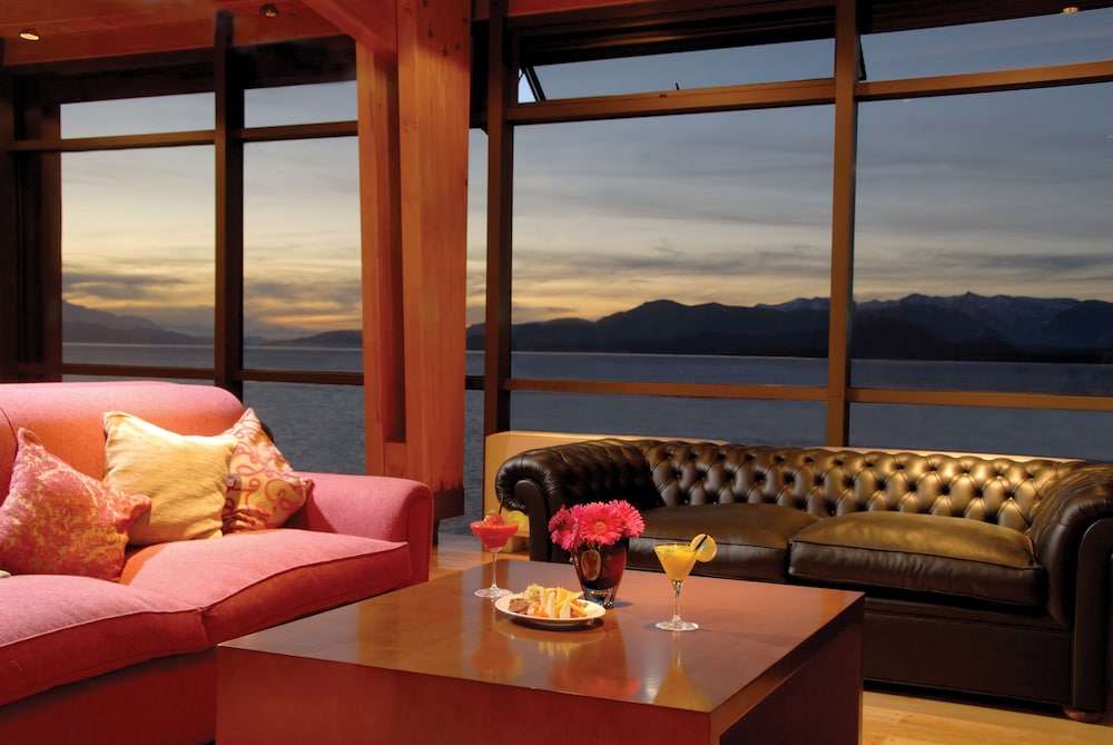 Hotel Lounge