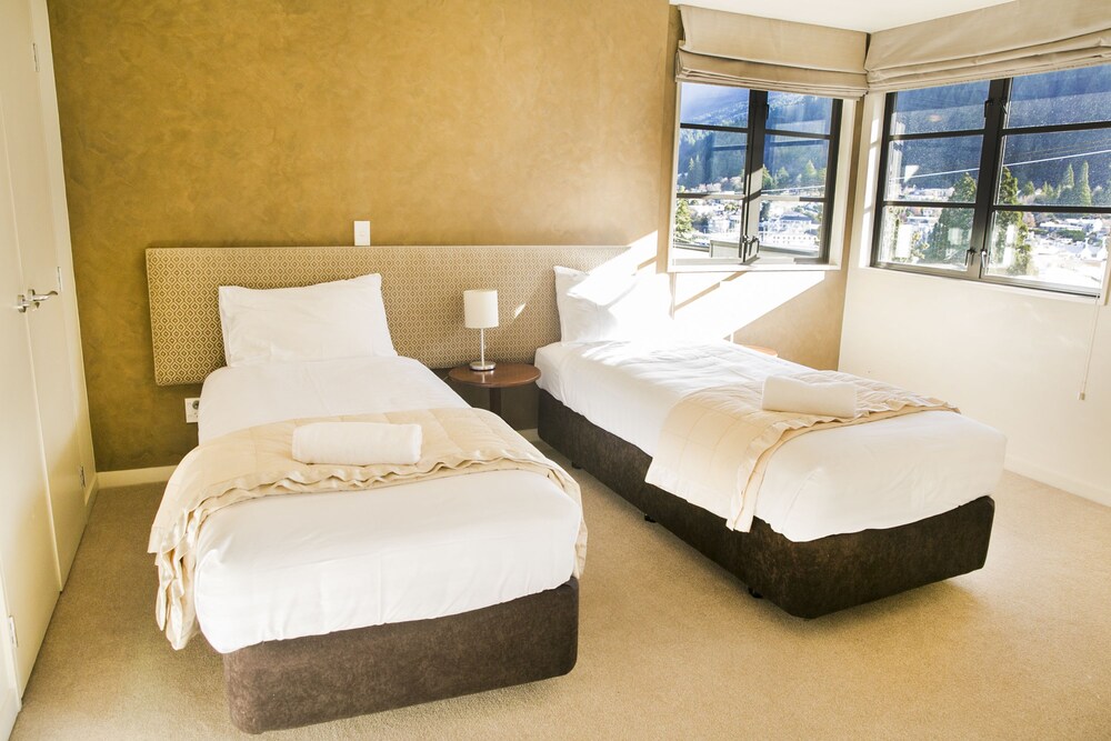 Penthouse - Coronet - Guestroom