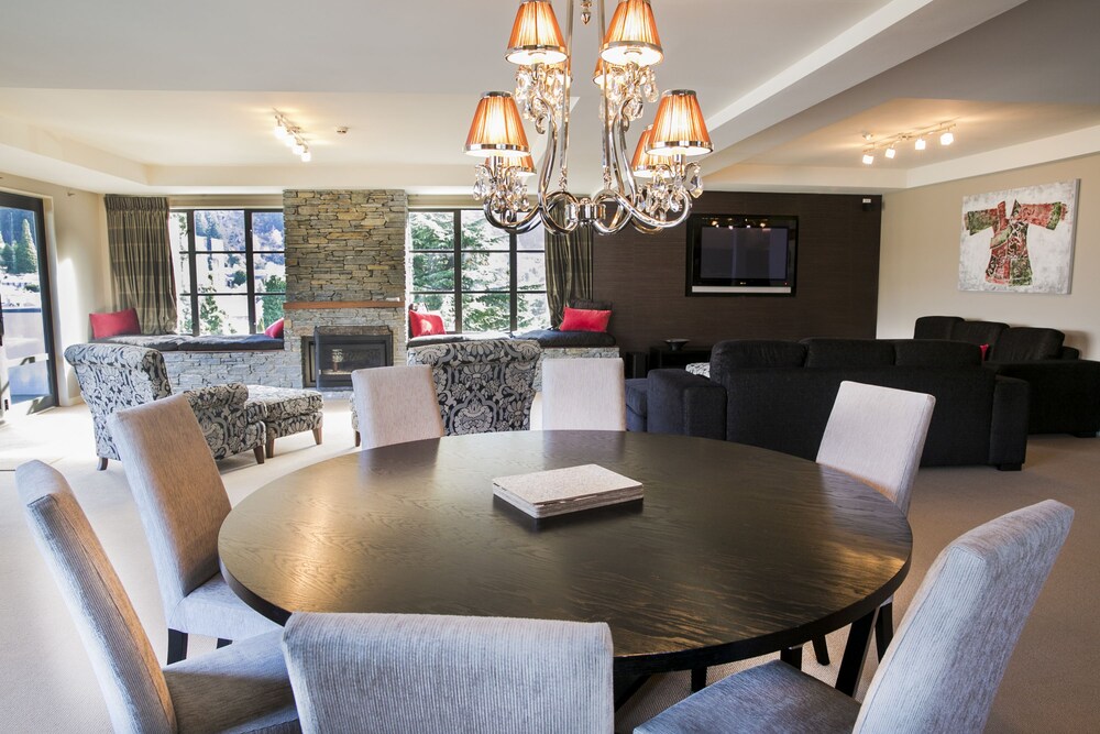 Penthouse - Mt Aurum - Guestroom