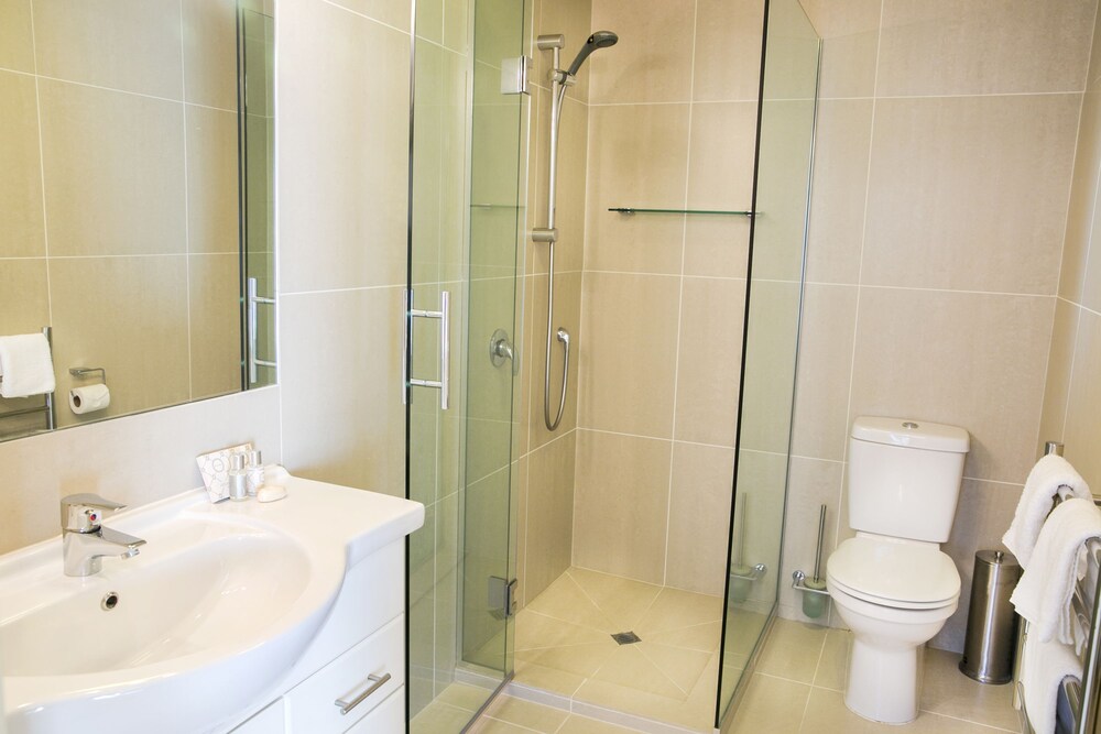 Penthouse - Mt Aurum - Bathroom