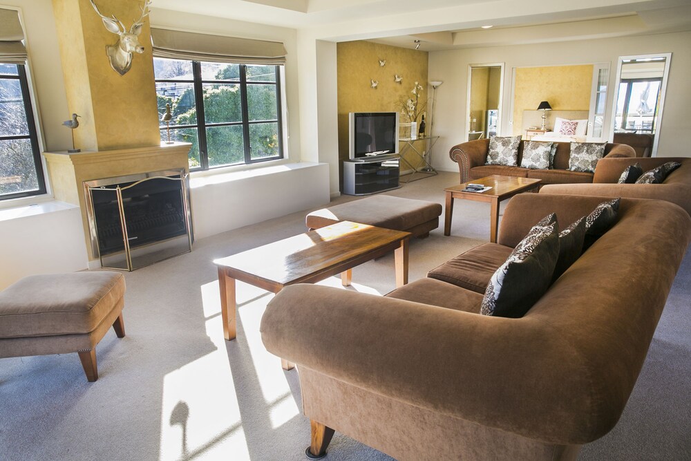 Penthouse - Coronet - Guestroom