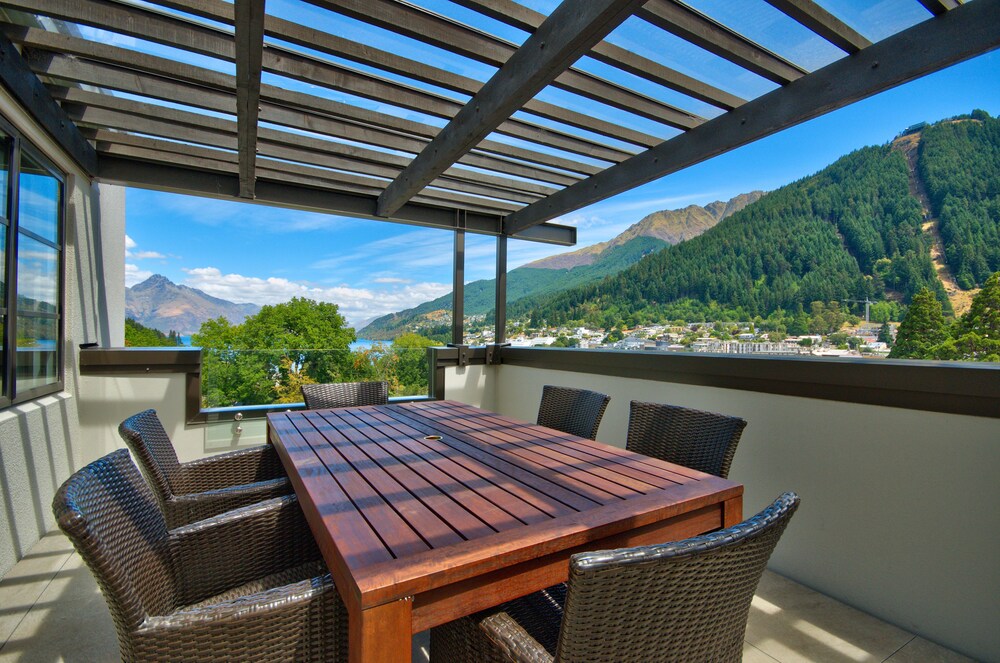 Walter Peak Penthouse - Balcony
