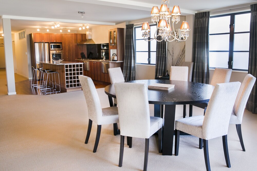 Penthouse - Mt Aurum - Guestroom