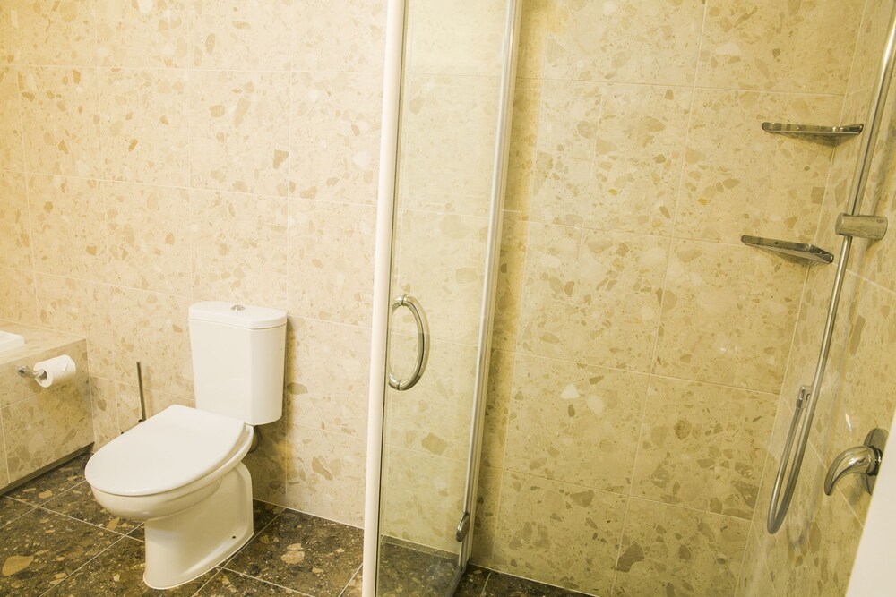Studio - Bathroom