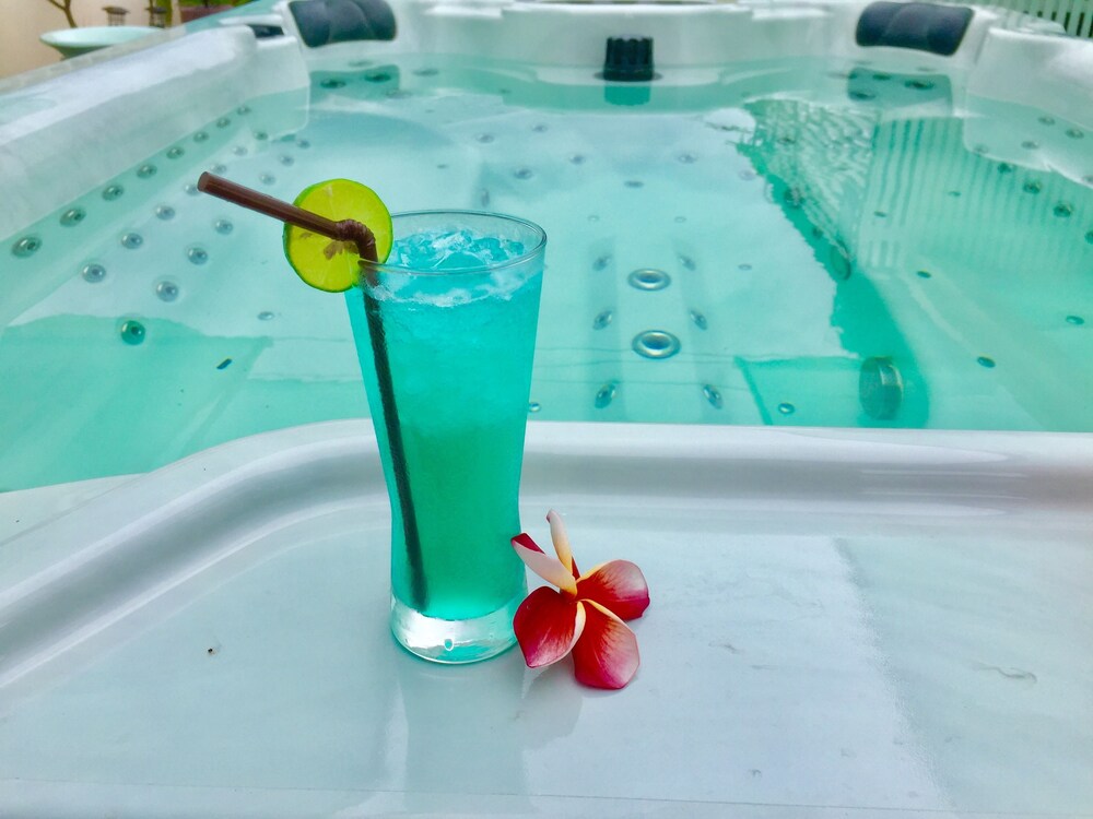 Poolside Bar