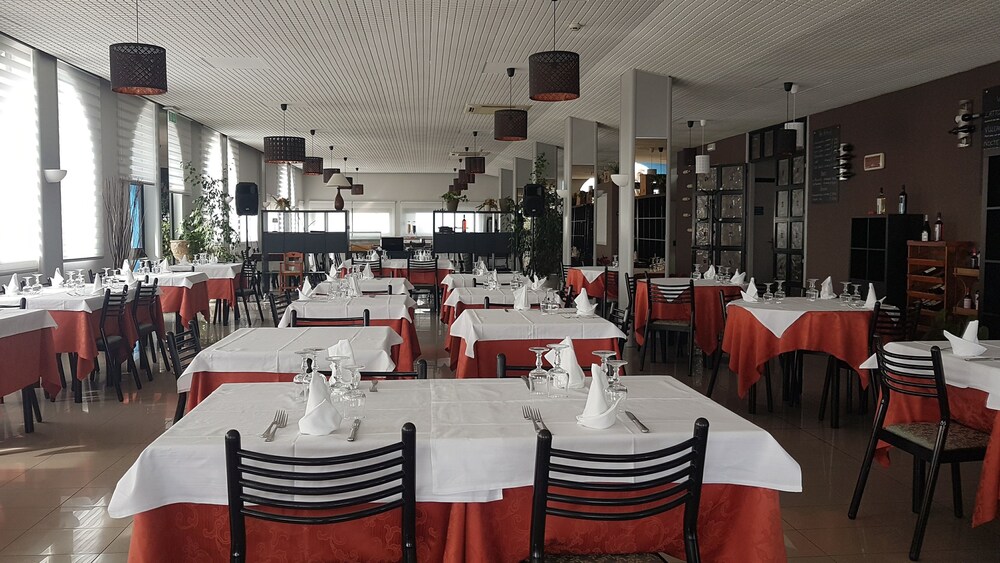 Food Court