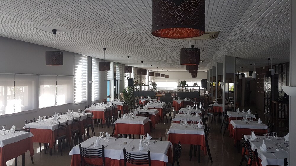 Food Court