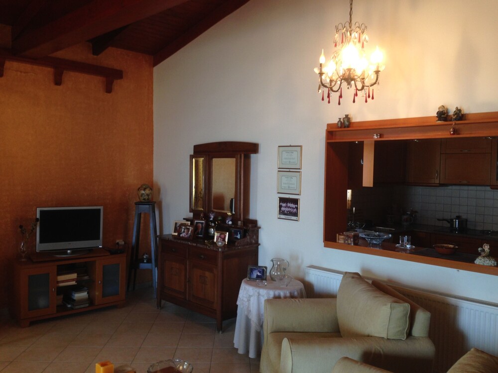 Suite, 2 Bedrooms, Beachfront - Living Area