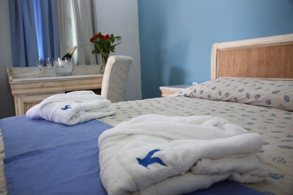 Superior Apartment, 1 Bedroom, Partial Sea View - Guestroom