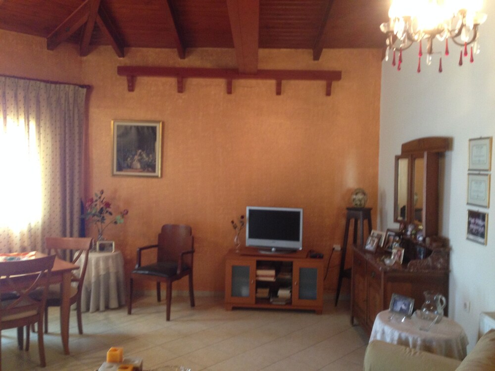 Suite, 2 Bedrooms, Beachfront - Living Area
