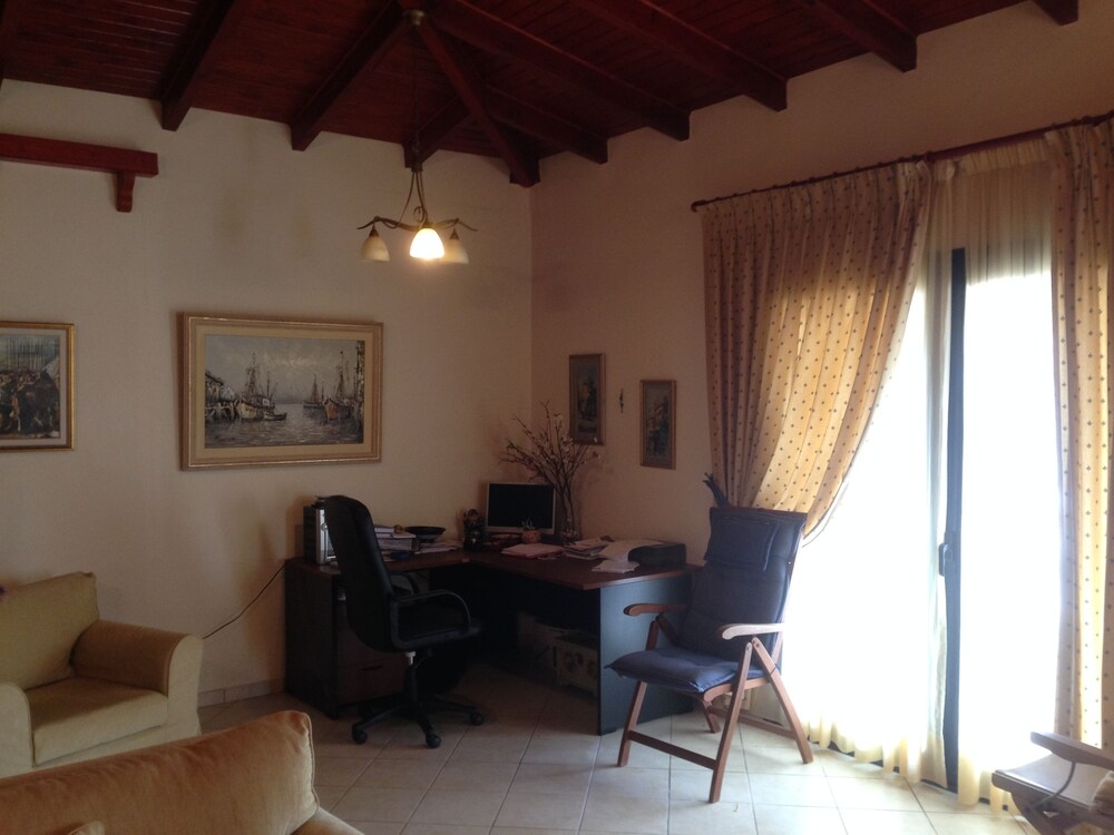 Suite, 2 Bedrooms, Beachfront - Guestroom