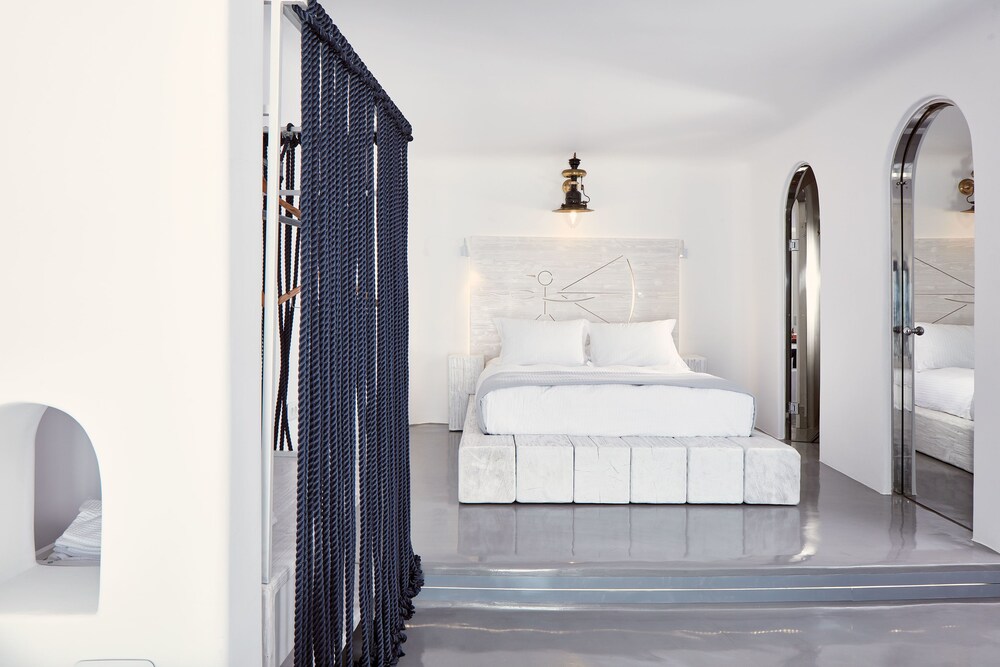 Deluxe Double Room - Guestroom