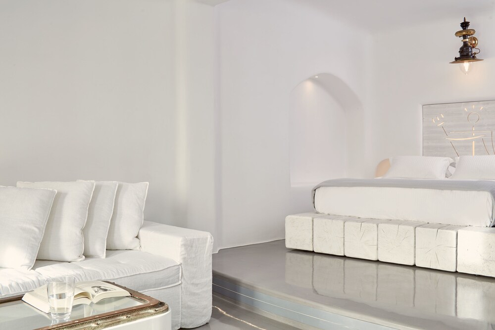 Deluxe Double Room - Living Area