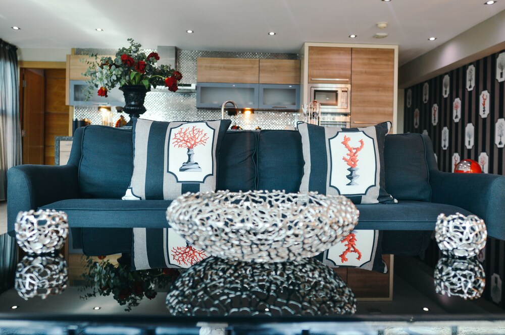 Executive Penthouse - Living Area