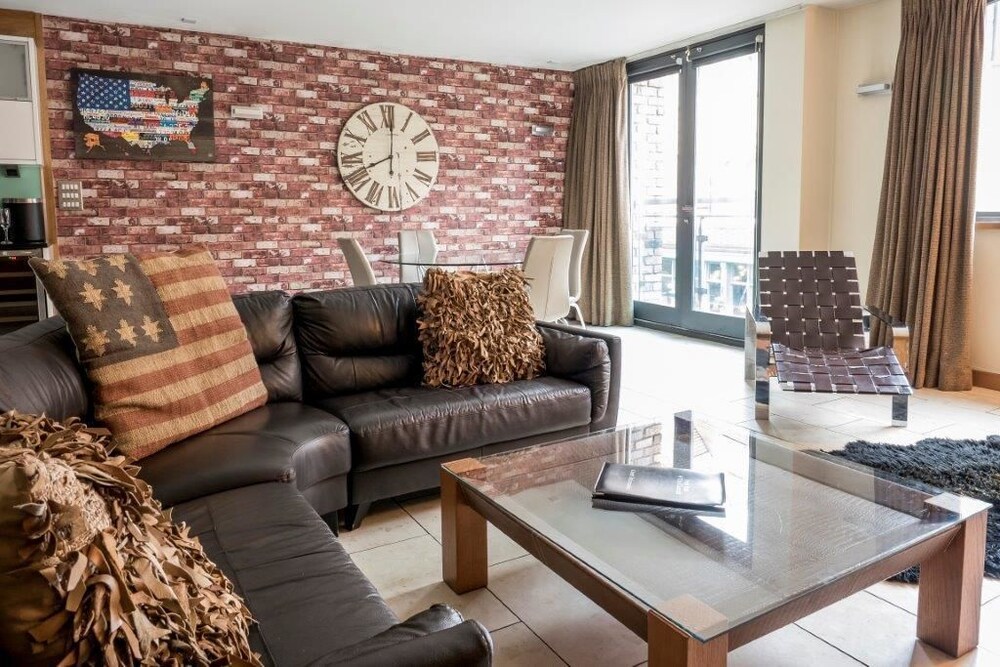 Superior Apartment (Sleeps 2) - Guestroom