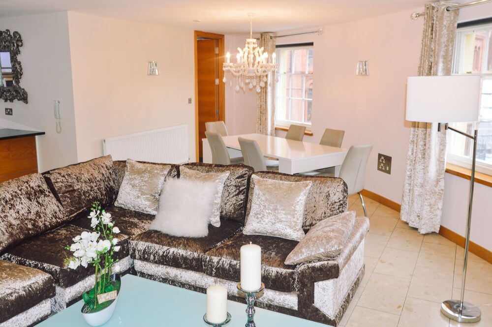 Superior Apartment (Sleeps 6) - Guestroom