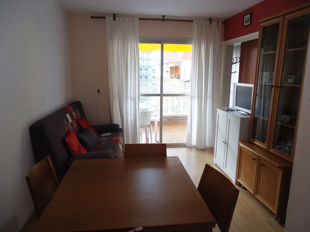 Family Apartment, 2 Bedrooms (Americas 4A) - Living Room