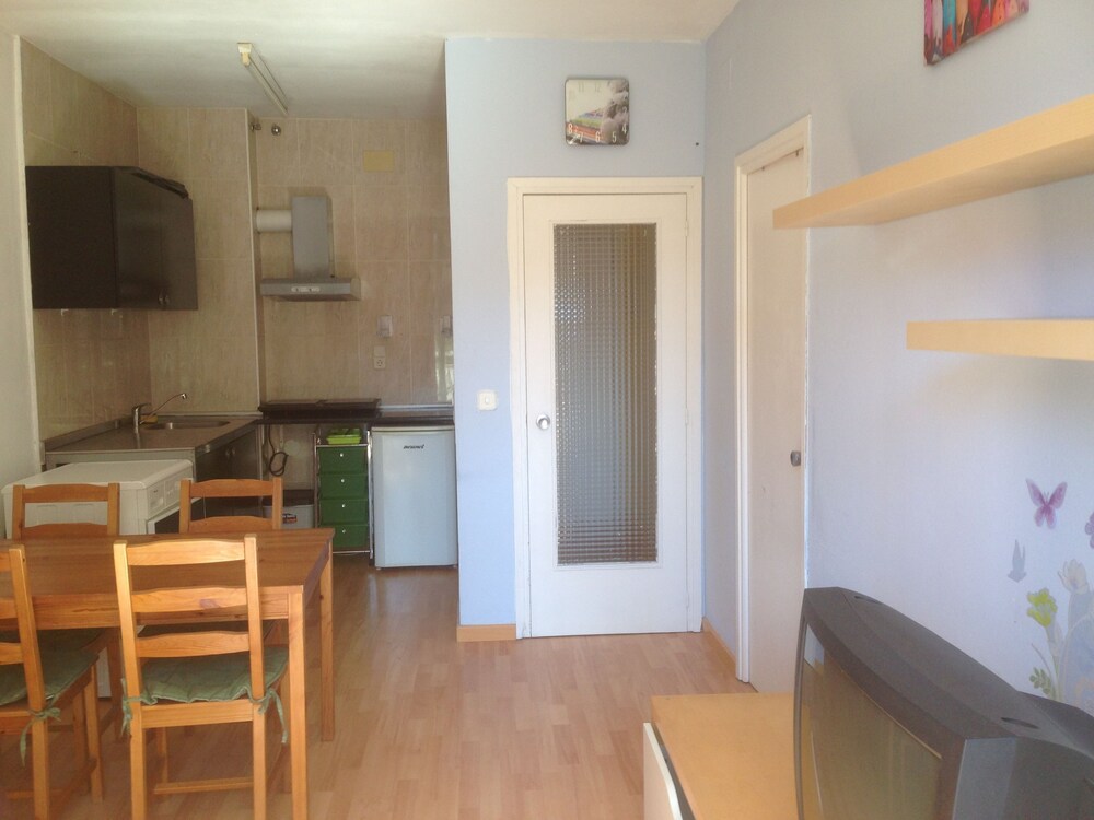 Family Apartment, 1 Bedroom, Pool View (Garden 1-5) - Guestroom