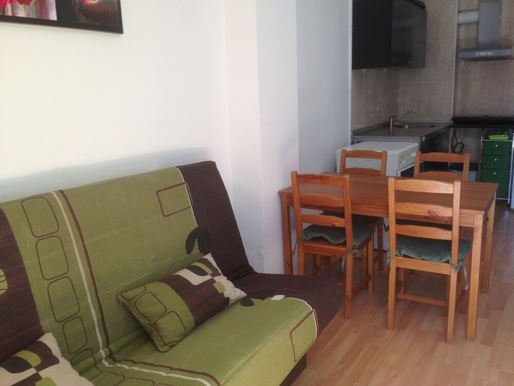 Family Apartment, 1 Bedroom, Pool View (Garden 1-5) - Guestroom