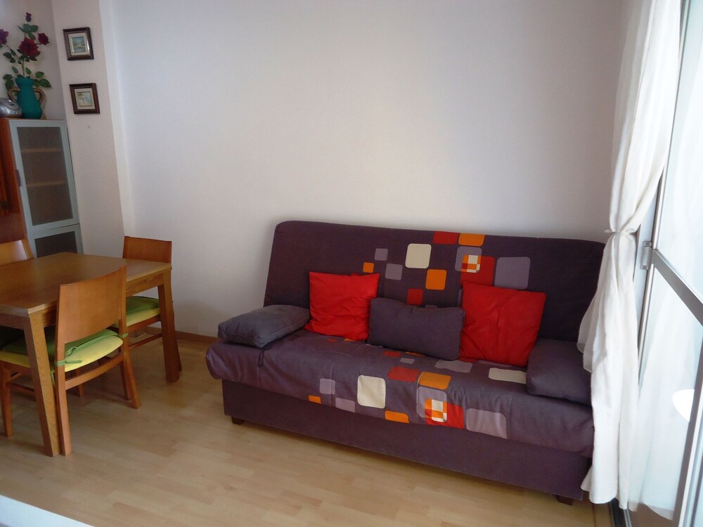 Family Apartment, 2 Bedrooms (Americas 4A) - Living Room