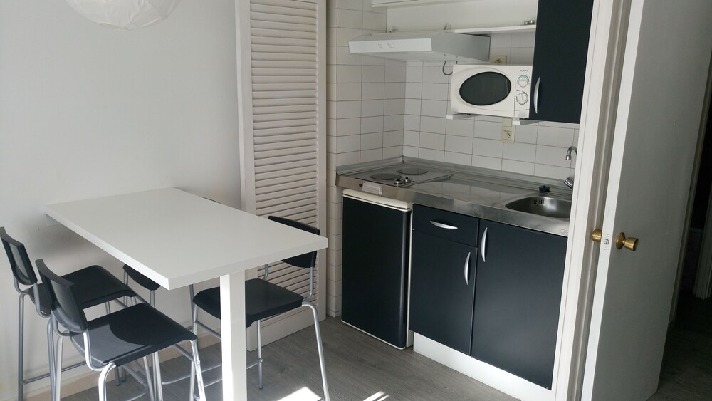 Superior Studio, City View (Aloe 3 15) - In-Room Kitchenette