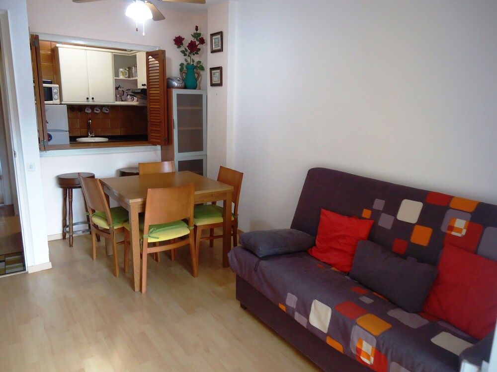 Family Apartment, 2 Bedrooms (Americas 4A) - Living Room