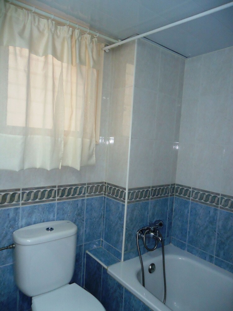 Family Apartment, 2 Bedrooms (Americas 4A) - Bathroom