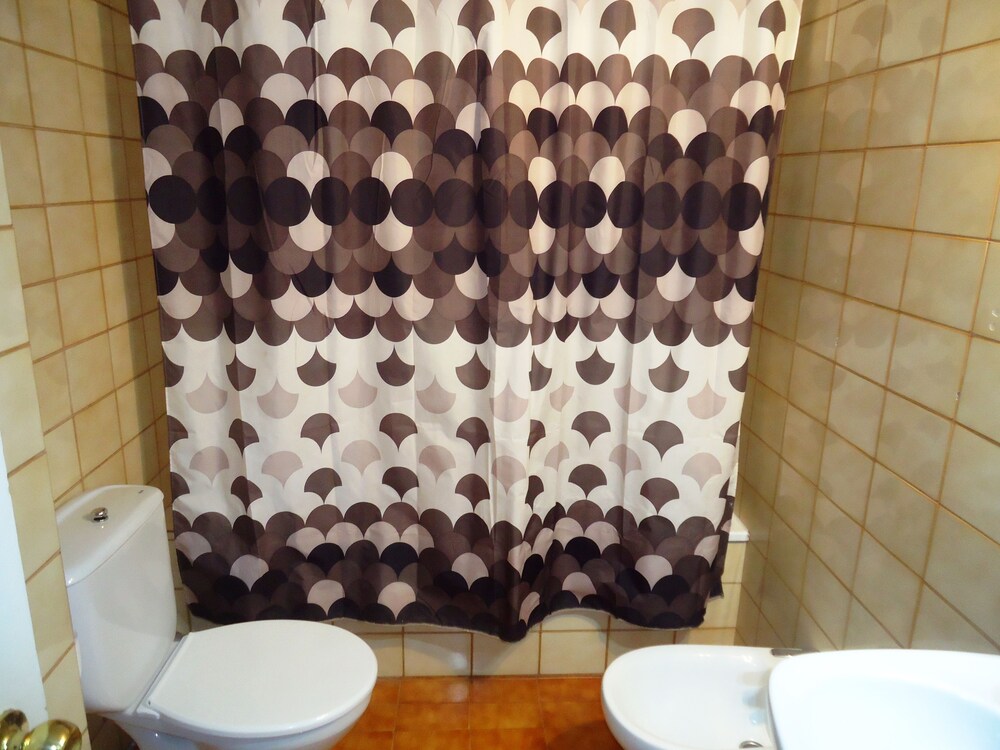Superior Apartment, 2 Bedrooms () - Bathroom