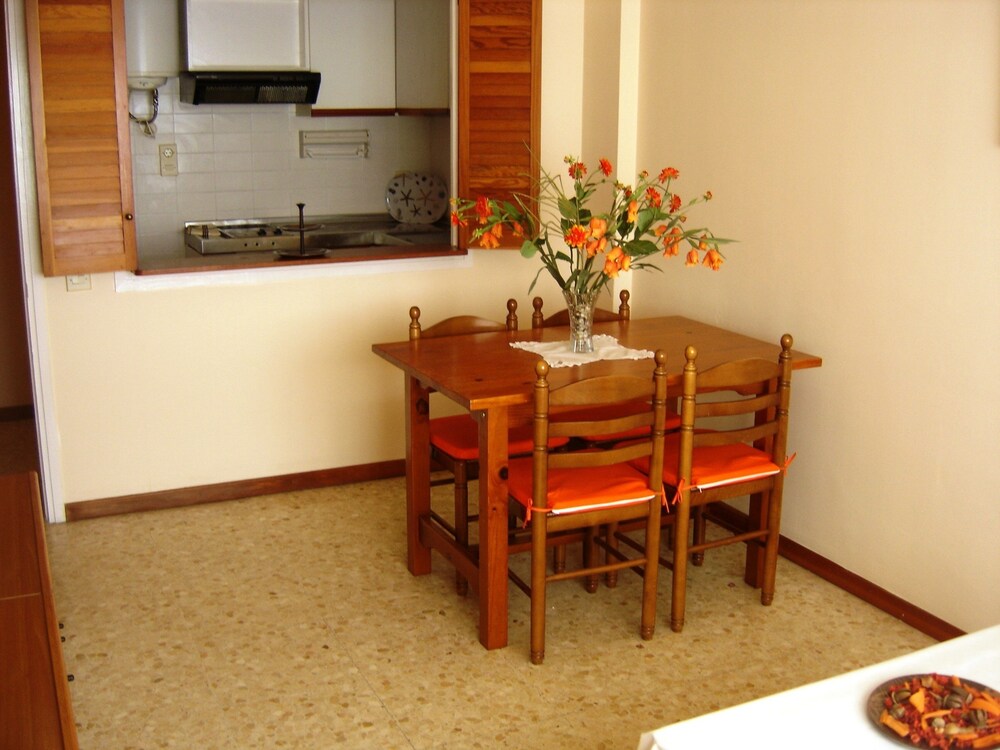 Standard Apartment, 2 Bedrooms, Pool View (Aloe 4-10) - Living Room