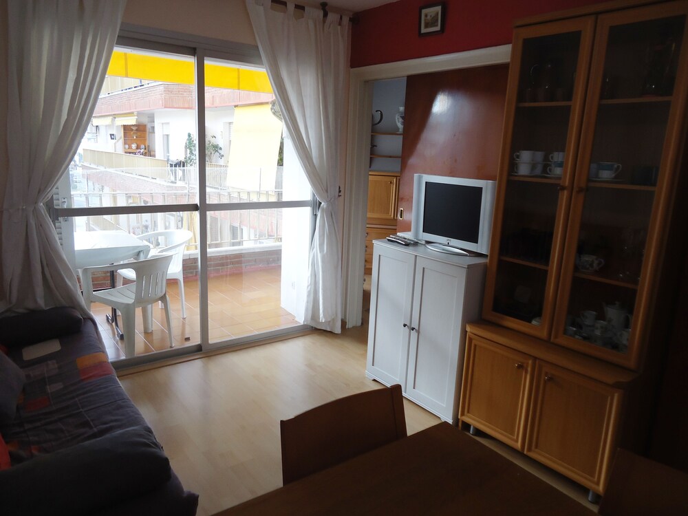 Family Apartment, 2 Bedrooms (Americas 4A) - Living Room