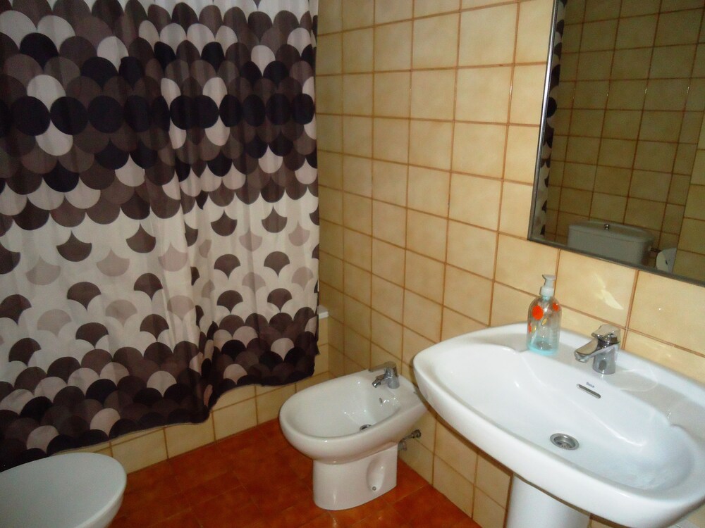 Superior Apartment, 2 Bedrooms () - Bathroom